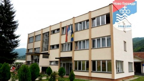 ИЗАБРАН (НЕ)РЕГУЛАРНО, НЕ МОЖЕ У КАНЦЕЛАРИЈУ: Не престаје вишемесечно замешатељство у Новом Горажду ИЗАБРАН (НЕ)РЕГУЛАРНО, НЕ МОЖЕ У КАНЦЕЛАРИЈУ: Не престаје вишемесечно замешатељство у Новом Горажду