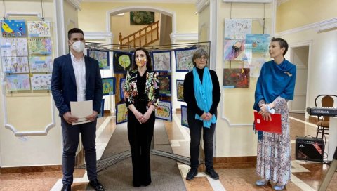 УМЕТНОСТ ЈЕ ДЕО И ЊИХОВОГ СВЕТА: Изложба у Шапцу као подршка деци која имају аутизам УМЕТНОСТ ЈЕ ДЕО И ЊИХОВОГ СВЕТА: Изложба у Шапцу као подршка деци која имају аутизам