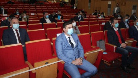 КАКАВ ЗЛОЧИН, КАКВИ БАКРАЧИ: Коалиција Договор за Бијељину одговорила кроз коментар амандмана градоначелнику Петровићу КАКАВ ЗЛОЧИН, КАКВИ БАКРАЧИ: Коалиција Договор за Бијељину одговорила кроз коментар амандмана градоначелнику Петровићу