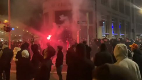 НЕЋЕМО ДОЗВОЛИТИ ДА НАС ЗАКЉУЧАЈУ: Побуна против нових мера у Швајцарској - полиција оштро реаговала (ВИДЕО) НЕЋЕМО ДОЗВОЛИТИ ДА НАС ЗАКЉУЧАЈУ: Побуна против нових мера у Швајцарској - полиција оштро реаговала (ВИДЕО)