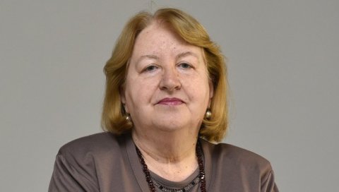 ПРЕМИНУЛА ЗОРИЦА ПЕРУНИЧИЋ: Професорка богате књижевне биографије изгубила битку са вирусом корона ПРЕМИНУЛА ЗОРИЦА ПЕРУНИЧИЋ: Професорка богате књижевне биографије изгубила битку са вирусом корона