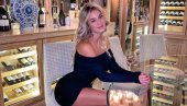 ПРЕЛЕПА ДИЛЕТА ПОНОВО ШОКИРА: Имала аферу са потпредседником Роме (ФОТО) ПРЕЛЕПА ДИЛЕТА ПОНОВО ШОКИРА: Имала аферу са потпредседником Роме (ФОТО)