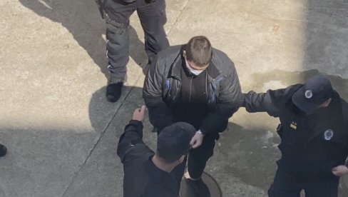 РЕКЛА САМ МУ НЕКОЛИКО ПУТА ДА УСПОРИ: На суђењу Немањи С. девојке које су биле у возилу са Београђанином дале различите исказе пред већем РЕКЛА САМ МУ НЕКОЛИКО ПУТА ДА УСПОРИ: На суђењу Немањи С. девојке које су биле у возилу са Београђанином дале различите исказе пред већем