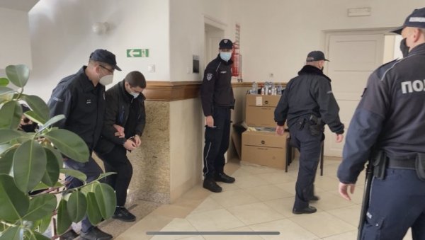 АУДИЈЕМ ПОКОСИО АНДРЕЈА (12) И ДЕЈАНА (48): Настављено суђење за тешку саобраћајну несрећу у Нишу АУДИЈЕМ ПОКОСИО АНДРЕЈА (12) И ДЕЈАНА (48): Настављено суђење за тешку саобраћајну несрећу у Нишу