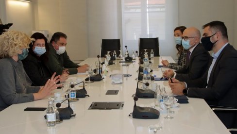 НОВА ФАБРИКА ЧОКОЛАДЕ У НОВОМ САДУ: Посао за више од 100 радника, ускоро почиње производња НОВА ФАБРИКА ЧОКОЛАДЕ У НОВОМ САДУ: Посао за више од 100 радника, ускоро почиње производња
