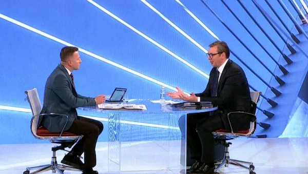 ВУЧИЋ О ПОРОДИЦИ: Погледао сам две епизоде, треба сачекати да прође више времена да се сниме такве серије ВУЧИЋ О ПОРОДИЦИ: Погледао сам две епизоде, треба сачекати да прође више времена да се сниме такве серије