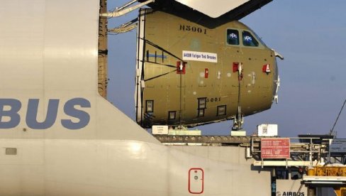 СУНЧЕВА РАДИЈАЦИЈА ЗАУСТАВИЛА АВИОНЕ: Софтвер заказао, хаос на аеродромима