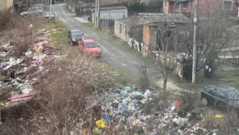 СЕДАМ ГОДИНА УЗ ДИВЉУ ДЕПОНИЈУ: У Миријевској улици Јованке Радаковић не могу да се реше сметлишта СЕДАМ ГОДИНА УЗ ДИВЉУ ДЕПОНИЈУ: У Миријевској улици Јованке Радаковић не могу да се реше сметлишта