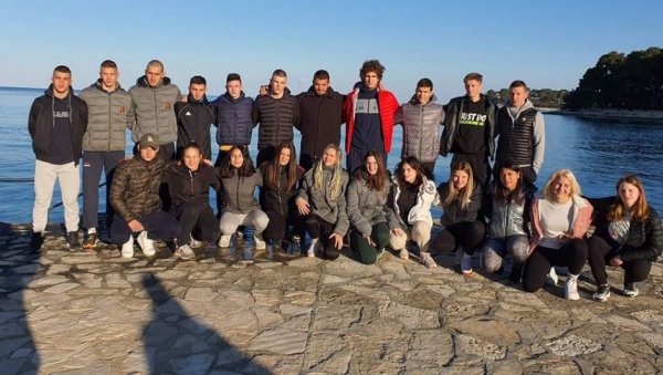 ЈАДРАНСКА ТУРНЕЈА: Млади рвачи Србије на кампу у Поречу пред Трофеј Јадрана ЈАДРАНСКА ТУРНЕЈА: Млади рвачи Србије на кампу у Поречу пред Трофеј Јадрана