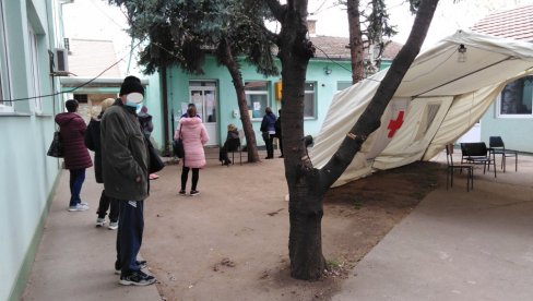 ИМУНИЗАЦИЈА У КИКИНДИ: Од данас вакцина доступна и у околним селима ИМУНИЗАЦИЈА У КИКИНДИ: Од данас вакцина доступна и у околним селима