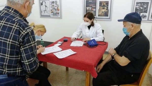 ВАКЦИНА У ЈОШ ЧЕТИРИ СЕЛА: Масовна имунизација од данас и у околини Трстеника ВАКЦИНА У ЈОШ ЧЕТИРИ СЕЛА: Масовна имунизација од данас и у околини Трстеника
