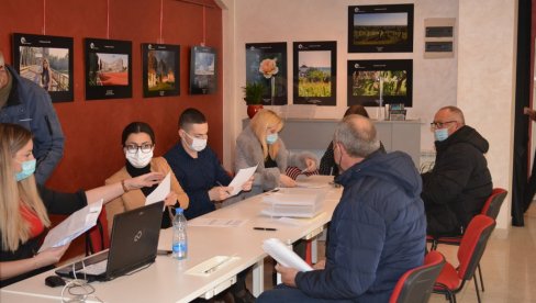 BESPLATAN PREVOZ ZA SVE KOJI ŽELE DA SE VAKCINIŠU: U Opštini Rekovac olakšavaju imunizaciju građanima BESPLATAN PREVOZ ZA SVE KOJI ŽELE DA SE VAKCINIŠU: U Opštini Rekovac olakšavaju imunizaciju građanima