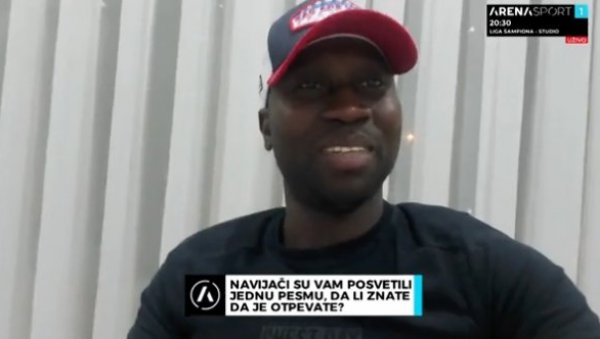 ОДУШЕВИО ГРОБАРЕ: Дијара певао своју песму са осмехом (ВИДЕО) ОДУШЕВИО ГРОБАРЕ: Дијара певао своју песму са осмехом (ВИДЕО)