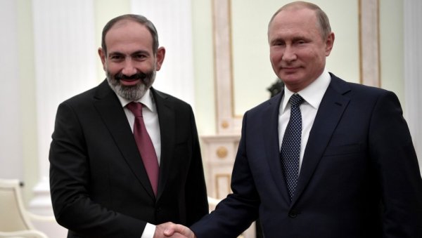 ПУТИН НА САСТАНКУ СА ПАШИЊАНОМ: Трговински односи Русије и Јерменије развијају се динамично ПУТИН НА САСТАНКУ СА ПАШИЊАНОМ: Трговински односи Русије и Јерменије развијају се динамично