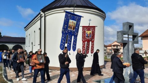 ВАСКРСЛА ИЗ ПЕПЕЛА, ПРОСЛАВИЛА БЛАГОВЕСТИ: Прва слава у Старој цркви - преживела два светска рата, али не и хрватско - муслиманску агерсију ВАСКРСЛА ИЗ ПЕПЕЛА, ПРОСЛАВИЛА БЛАГОВЕСТИ: Прва слава у Старој цркви - преживела два светска рата, али не и хрватско - муслиманску агерсију