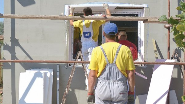 ОД ДРЖАВЕ ПОЛОВИНА ПАРА ЗА ИЗОЛАЦИЈУ: Ево када ће почети пријављивање грађана за средства за замену столарије и унапређење грејања ОД ДРЖАВЕ ПОЛОВИНА ПАРА ЗА ИЗОЛАЦИЈУ: Ево када ће почети пријављивање грађана за средства за замену столарије и унапређење грејања