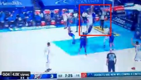 POKUMANIJA ODUŠEVLJAVA AMERIKU: Ovako se Pokuševski povredio, a potom u bolovima došao do rekorda karijere (VIDEO) POKUMANIJA ODUŠEVLJAVA AMERIKU: Ovako se Pokuševski povredio, a potom u bolovima došao do rekorda karijere (VIDEO)