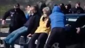 POSLE NAPADA KOMITA NA VOZILO VLADE: Ugrozili bezbednost štićene osobe i policije POSLE NAPADA KOMITA NA VOZILO VLADE: Ugrozili bezbednost štićene osobe i policije