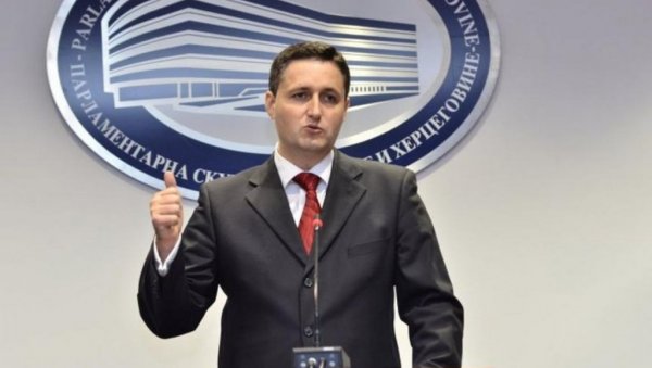НАТО ОДБИО БЕЋИРОВИЋЕВ ЗАХТЕВ ЗА ЧЛАНСТВО: У Бриселу поручено бошњачким политичарима да од уласка у војни савез нема ништа НАТО ОДБИО БЕЋИРОВИЋЕВ ЗАХТЕВ ЗА ЧЛАНСТВО: У Бриселу поручено бошњачким политичарима да од уласка у војни савез нема ништа