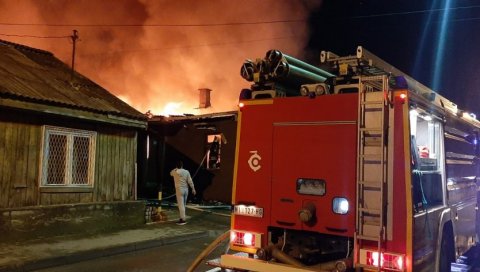 СВИ СУ ЗБРИНУТИ: Градоначелница Ниша, после пожара код Грађевинске школе -нема повређених, нађен смештај за породице СВИ СУ ЗБРИНУТИ: Градоначелница Ниша, после пожара код Грађевинске школе -нема повређених, нађен смештај за породице