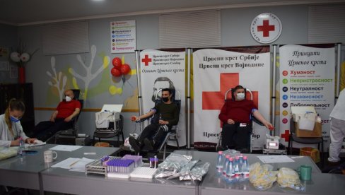 NEOPHODNA SVAKA KAP: Nova akcija Crvenog krsta u Somboru, prikupljeno 30 jedinica krvi NEOPHODNA SVAKA KAP: Nova akcija Crvenog krsta u Somboru, prikupljeno 30 jedinica krvi