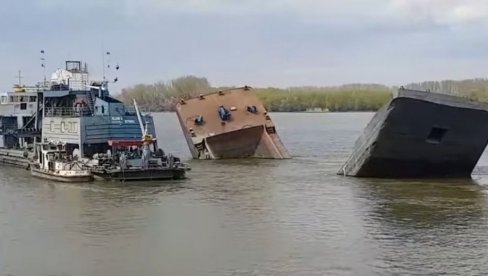 ПРЕЛОМИЛА СЕ И ПОЧЕЛА ДА НЕСТАЈЕ ПОД ВОДОМ: Погледајте како је потонула баржа на Дунаву у близини Смедерева (ВИДЕО) ПРЕЛОМИЛА СЕ И ПОЧЕЛА ДА НЕСТАЈЕ ПОД ВОДОМ: Погледајте како је потонула баржа на Дунаву у близини Смедерева (ВИДЕО)