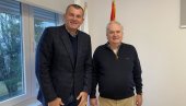 МАЉКОВИЋ УГОСТИО БИВШЕГ ИГРАЧА: Спортски директор Партизана Зоран Савић посетио ОКС МАЉКОВИЋ УГОСТИО БИВШЕГ ИГРАЧА: Спортски директор Партизана Зоран Савић посетио ОКС