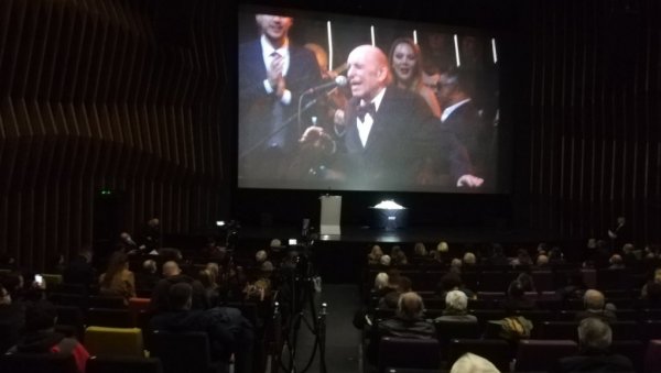 КОМЕМОРАЦИЈА ПРЕДРАГУ ЖИВКОВИЋУ ТОЗОВЦУ: Породица, пријатељи и колеге се опраштају од легендарног певача(ФОТО/ВИДЕО) КОМЕМОРАЦИЈА ПРЕДРАГУ ЖИВКОВИЋУ ТОЗОВЦУ: Породица, пријатељи и колеге се опраштају од легендарног певача(ФОТО/ВИДЕО)