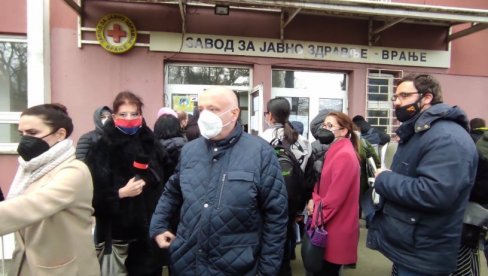 ЕПИДЕМИЈА У ПЧИЊСКОМ ОКРУГУ: Прешево испред Врања по броју новоинфицираних ЕПИДЕМИЈА У ПЧИЊСКОМ ОКРУГУ: Прешево испред Врања по броју новоинфицираних
