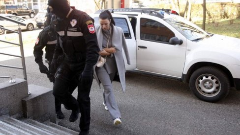 INSPEKTORKA U RS PRIZNALA KRIVICU: Pristala na godinu dana zatvora zbog uzimanja mita sa Nenadom Grujićem INSPEKTORKA U RS PRIZNALA KRIVICU: Pristala na godinu dana zatvora zbog uzimanja mita sa Nenadom Grujićem