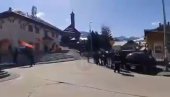 ДРИТАНУ ПСОВАЛИ ЧЕТНИЧКУ МАЈКУ: Комите приредиле ужасан дочек за Абазовића у Плаву - Издаја, издаја! (ВИДЕО)