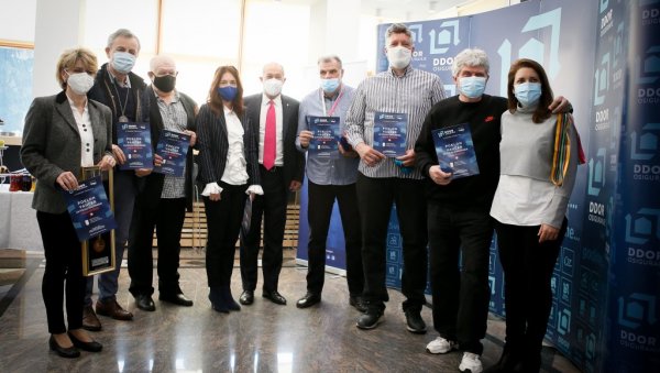 РИЗНИЦА СВЕ БОГАТИЈА: Наши легендарни спортисти уступили медаље виртуелном олимпијском музеју РИЗНИЦА СВЕ БОГАТИЈА: Наши легендарни спортисти уступили медаље виртуелном олимпијском музеју