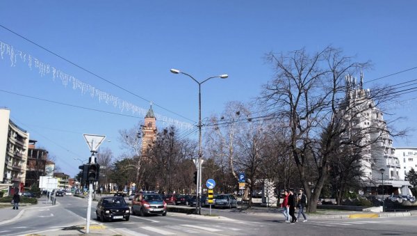 ЛЕПЕ ВЕСТИ ИЗ ПАРАЋИНА: Преполовљен број позитивних на вирус корона ЛЕПЕ ВЕСТИ ИЗ ПАРАЋИНА: Преполовљен број позитивних на вирус корона