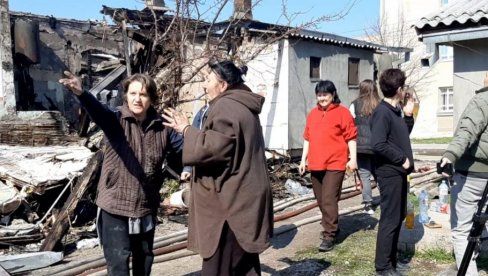 PLAMEN JE SVE PROGUTAO ZA 15 MINUTA: Nišlije još u šoku pričaju - svi su vrištali, ćerka je od straha skočila sa terase i slomila nogu! PLAMEN JE SVE PROGUTAO ZA 15 MINUTA: Nišlije još u šoku pričaju - svi su vrištali, ćerka je od straha skočila sa terase i slomila nogu!