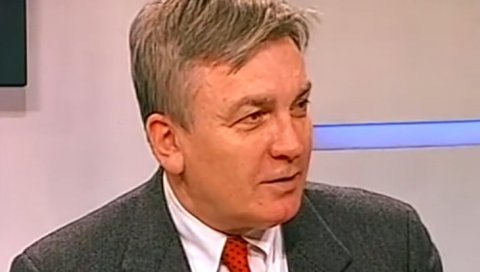 СКАНДАЛ ТРЕСЕ ФДУ: Пет студенткиња оптужило професора Прокића за сексуално узнемиравање, ево шта је он рекао након тога СКАНДАЛ ТРЕСЕ ФДУ: Пет студенткиња оптужило професора Прокића за сексуално узнемиравање, ево шта је он рекао након тога
