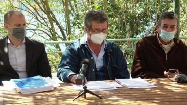 ТРАЖЕ РАСКИД УГОВОРА: Бивши радници Вектра Боке - Ниједна ставка уговора за 14 година није реализована ТРАЖЕ РАСКИД УГОВОРА: Бивши радници Вектра Боке - Ниједна ставка уговора за 14 година није реализована