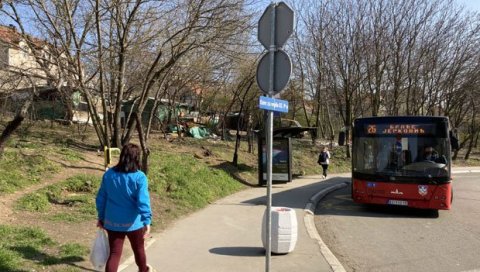 ВОЖЊА КАО У КАНТИ ЗА СМЕЋЕ: У аутобусу на линији 26 Београђани затекли потпуно запуштено и прљаво возило ВОЖЊА КАО У КАНТИ ЗА СМЕЋЕ: У аутобусу на линији 26 Београђани затекли потпуно запуштено и прљаво возило