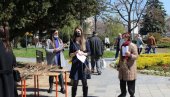 ДЕЛИЛИ САДНИЦЕ БЕЛОГ ЈАСЕНА: И Бијељина се прикључила акцији „Посади свој хлад“ ДЕЛИЛИ САДНИЦЕ БЕЛОГ ЈАСЕНА: И Бијељина се прикључила акцији „Посади свој хлад“