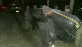 POKUŠALI DA PROKRIJUMČARE ILEGALNE MIGRANTE: Zatražen pritvor za dvojicu Pakistanaca POKUŠALI DA PROKRIJUMČARE ILEGALNE MIGRANTE: Zatražen pritvor za dvojicu Pakistanaca