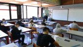 ДЕТАЉИ ПОКУШАЈА ЗЛОУПОТРЕБЕ НА МАТУРИ: Овако ће бити кажњен ученик који је ухваћен ДЕТАЉИ ПОКУШАЈА ЗЛОУПОТРЕБЕ НА МАТУРИ: Овако ће бити кажњен ученик који је ухваћен