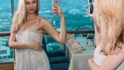 ФОТКА О КОЈОЈ БРУЈИ ИНТЕРНЕТ: Рада Манојловић се огласила и проговорила о трудноћи ФОТКА О КОЈОЈ БРУЈИ ИНТЕРНЕТ: Рада Манојловић се огласила и проговорила о трудноћи