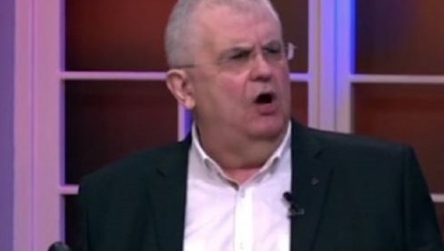 ВУЛЕТИЋ ПОРУЧИО: Аутошовинисти Чанку који хрче по ријалитијима изузетно жао што лаж да су Срби починили геноцид у Сребреници није прошла ВУЛЕТИЋ ПОРУЧИО: Аутошовинисти Чанку који хрче по ријалитијима изузетно жао што лаж да су Срби починили геноцид у Сребреници није прошла