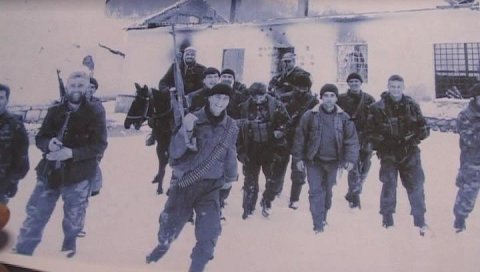 ОРИЋЕВИ ЏЕЛАТИ ИХ СЕКЛИ ТЕСТЕРАМА: Потресна исповест удовица српских дрвосеча, масакрираних 1996. надомак Сребренице ОРИЋЕВИ ЏЕЛАТИ ИХ СЕКЛИ ТЕСТЕРАМА: Потресна исповест удовица српских дрвосеча, масакрираних 1996. надомак Сребренице