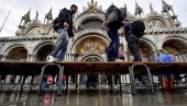КРУЗЕРИ ПОТАПАЈУ ВЕНЕЦИЈУ: УНЕСКО разматра предлог о забрани уласка пловећих хотела КРУЗЕРИ ПОТАПАЈУ ВЕНЕЦИЈУ: УНЕСКО разматра предлог о забрани уласка пловећих хотела