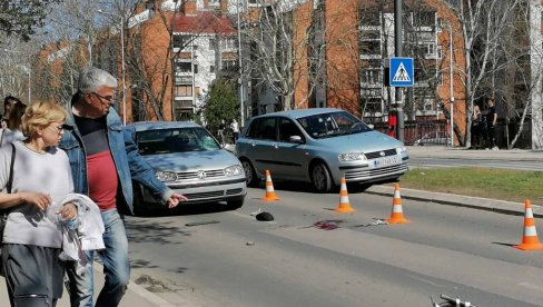 ПРЕМИНУЛА БАКА КОЈУ ЈЕ ГОЛФОМ ПОКОСИЛА НИШЛИЈКА: Другом пацијенту,повређеном у истој несрећи, се лекари боре за живот ПРЕМИНУЛА БАКА КОЈУ ЈЕ ГОЛФОМ ПОКОСИЛА НИШЛИЈКА: Другом пацијенту,повређеном у истој несрећи, се лекари боре за живот