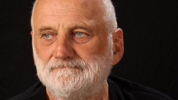 ЊУ ЈЕ ВОЛЕО ЧУВЕНИ СИМКЕ: Преминули композитор Зоран Симјановић био у браку са прелепом манекенком (ФОТО) ЊУ ЈЕ ВОЛЕО ЧУВЕНИ СИМКЕ: Преминули композитор Зоран Симјановић био у браку са прелепом манекенком (ФОТО)