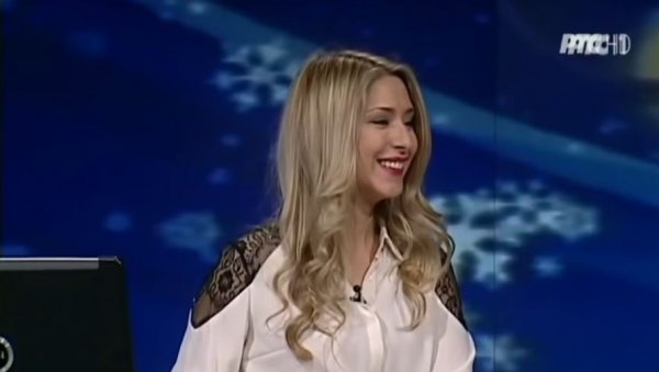 ИСПЛИВАО НОВИ СНИМАК ВОДИТЕЉКЕ СЛАГАЛИЦЕ: Исправила тачан одговор, па на крају сама погрешила код исте речи (ВИДЕО) ИСПЛИВАО НОВИ СНИМАК ВОДИТЕЉКЕ СЛАГАЛИЦЕ: Исправила тачан одговор, па на крају сама погрешила код исте речи (ВИДЕО)
