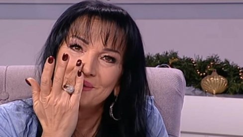 IZBACILI SU ME: Goca Božinovska ostala bez stana u centru Beograda IZBACILI SU ME: Goca Božinovska ostala bez stana u centru Beograda