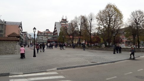 DOKLE ĆE ŠAČICA KOMITA DA ZAUSTAVLJA ŽIVOT? Pokret za Pljevlja traži odgovore od crnogorskih vlasti DOKLE ĆE ŠAČICA KOMITA DA ZAUSTAVLJA ŽIVOT? Pokret za Pljevlja traži odgovore od crnogorskih vlasti