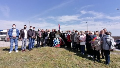 У СЛАВУ КАПЛАРА ВЕЛИМИРА МИЈАНОВИЋА: Након осам деценија у Вршцу уклесано име часног војника У СЛАВУ КАПЛАРА ВЕЛИМИРА МИЈАНОВИЋА: Након осам деценија у Вршцу уклесано име часног војника